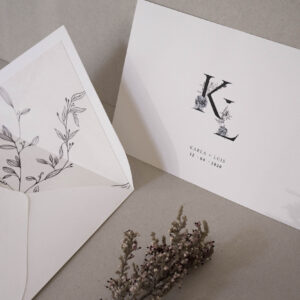 Invitación de boda Iniciales Florales Black