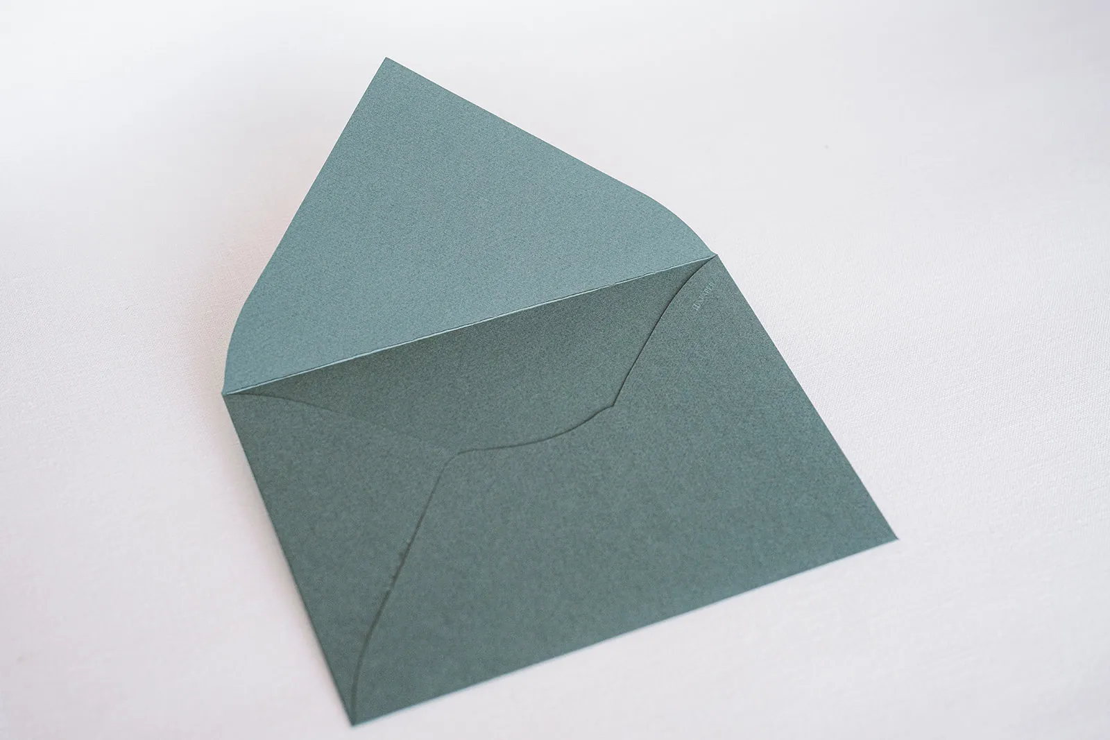 jdnpaper-sobre-solapa-pico-verde-oscuro-2